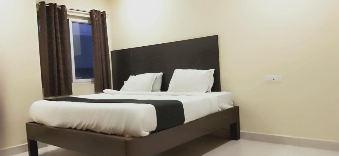 Arvind Stay Hotel, Rk Beach Vizag Visakhapatnam Exteriör bild