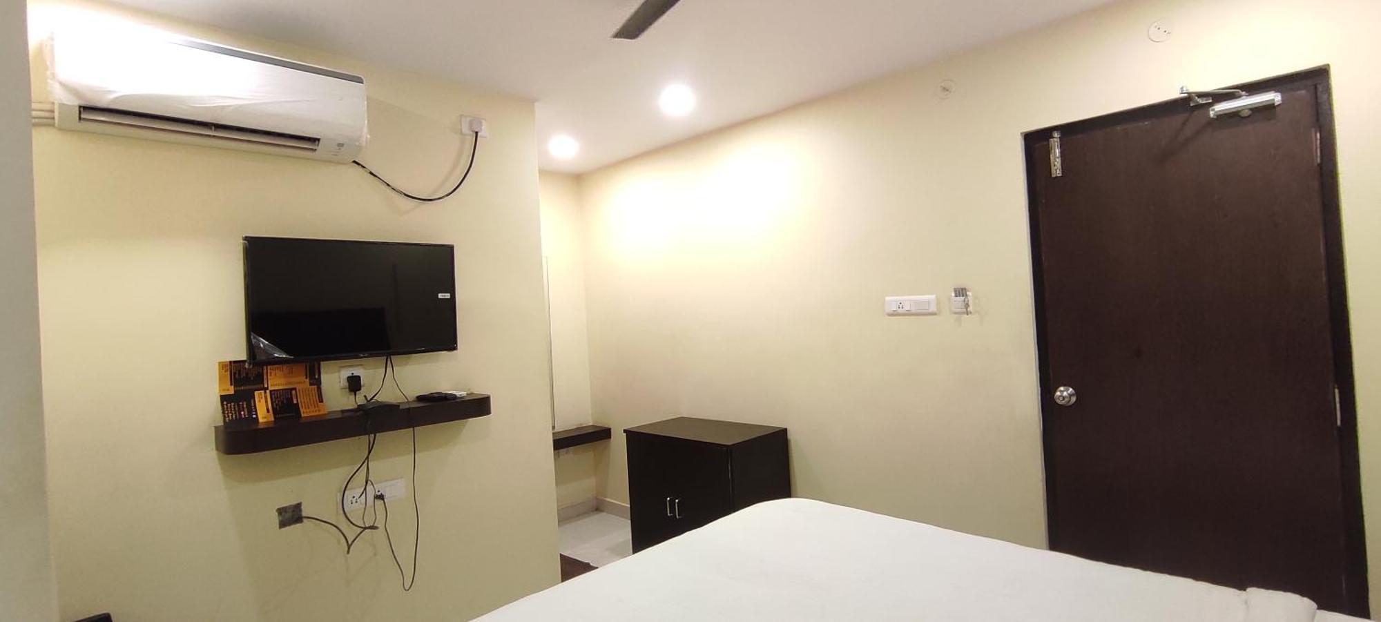 Arvind Stay Hotel, Rk Beach Vizag Visakhapatnam Exteriör bild